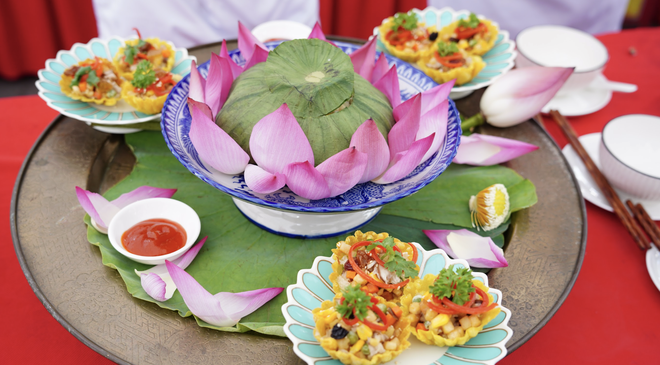 Ngày đầu lễ hội ẩm thực chay ở TP.HCM: Hấp dẫn hàng trăm món 'đẹp như tranh'- Ảnh 6.