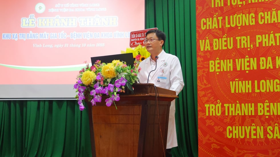 Вінь Лонг вводить в експлуатацію сучасну систему променевої терапії раку - Фото 2. Vĩnh Long đưa vào sử dụng hệ thống xạ trị ung thư hiện đại- Ảnh 2.