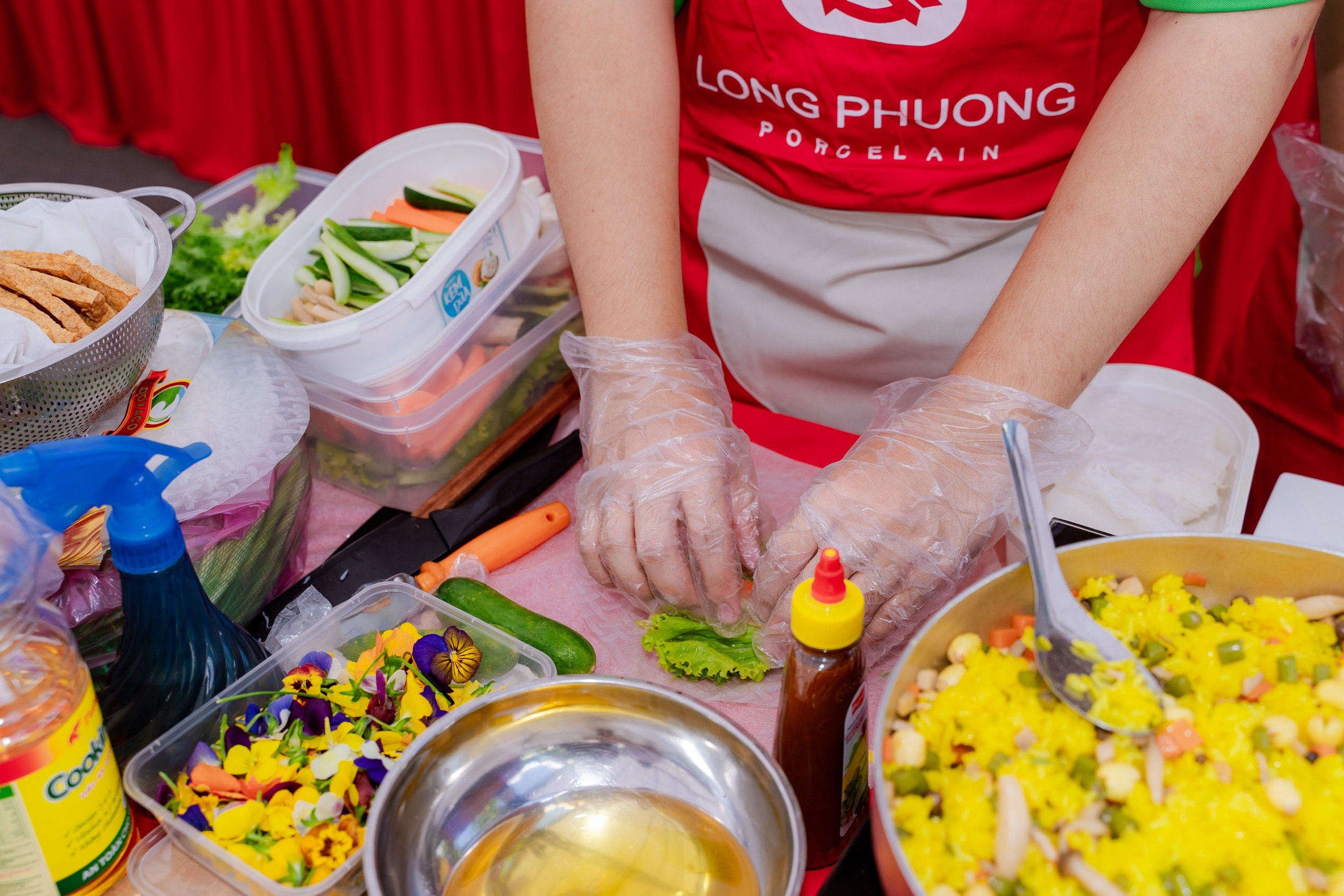 VIDEO: Lễ hội ẩm thực chay lớn nhất TP HCM trước giờ khai mạc có gì đặc sắc? - Ảnh 10.