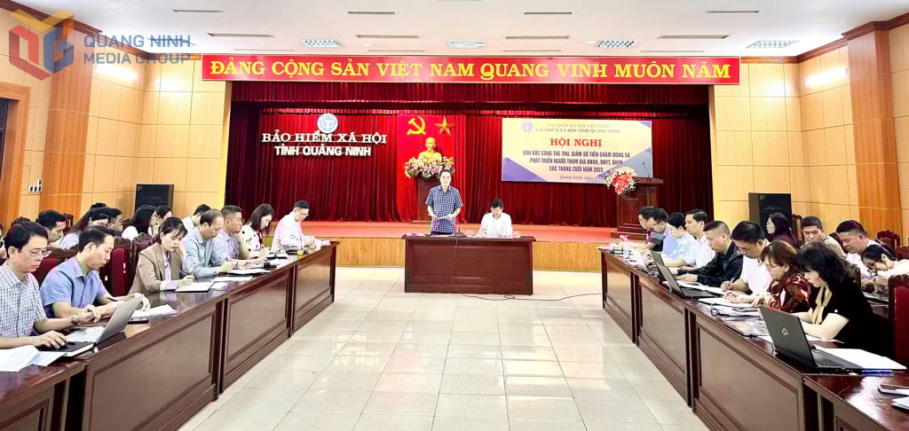 Lãnh đạo BHXH tỉnh Quảng Ninh phát biểu chỉ đạo tại hội nghị.