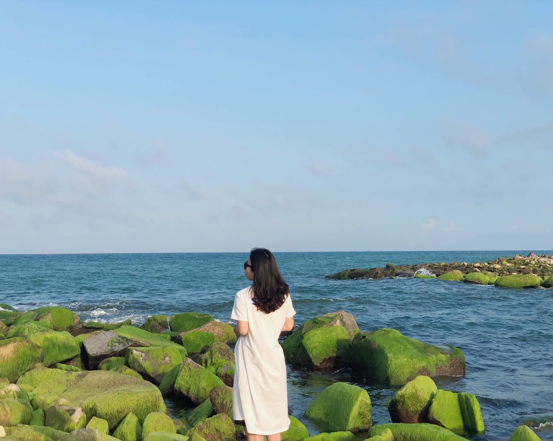 Incheckning vid det gröna mossfältet Xom Ro