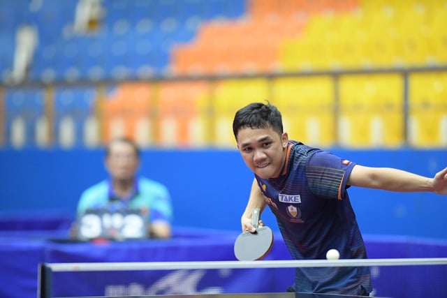 Dinh Anh Hoang អះអាងតំណែងលេខ១លើតារាងវាយកូនបាល់វៀតណាម តើគ្រូបង្វឹក Vu Manh Cuong និយាយអ្វីខ្លះ? - រូបថត ១. Đinh Anh Hoàng khẳng định ngôi vị số 1 bóng bàn Việt Nam, HLV Vũ Mạnh Cường nói gì?- Ảnh 1.