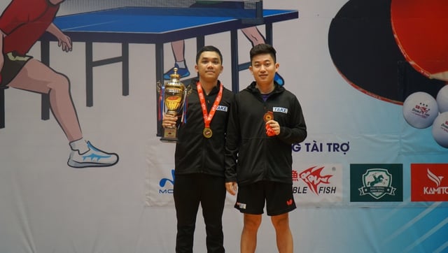 Dinh Anh Hoang អះអាងតំណែងលេខ១លើតារាងវាយកូនបាល់វៀតណាម តើគ្រូបង្វឹក Vu Manh Cuong និយាយអ្វីខ្លះ? - រូបថត ២. Đinh Anh Hoàng khẳng định ngôi vị số 1 bóng bàn Việt Nam, HLV Vũ Mạnh Cường nói gì?- Ảnh 2.