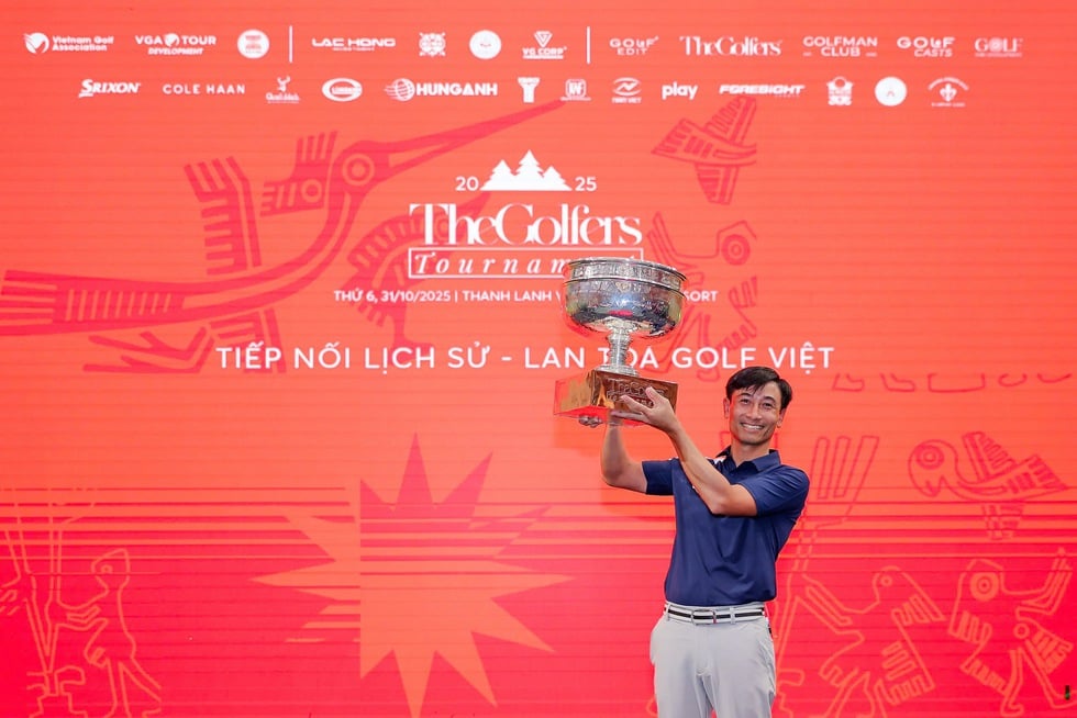 Golfturnier unterstützt Menschen in der von Überschwemmungen betroffenen Zentralregion - Foto 1. Giải golf chung tay hỗ trợ đồng bào miền Trung bị thiệt hại do mưa lũ - Ảnh 1.