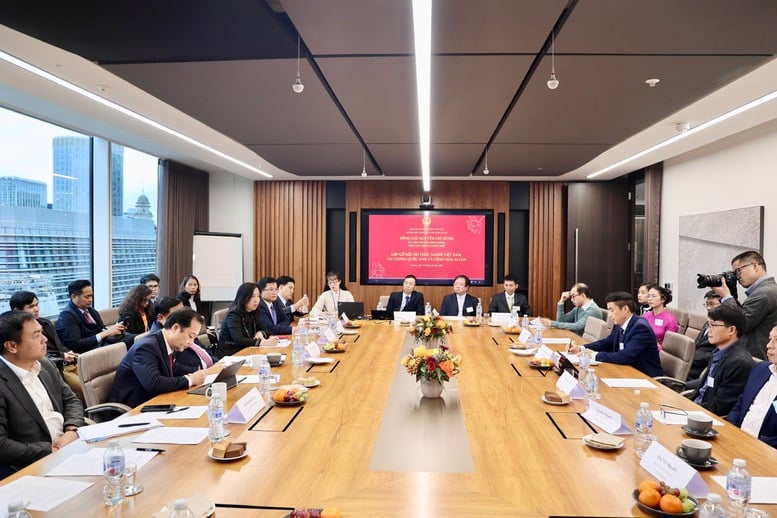 Het is noodzakelijk om een Vietnamees innovatienetwerk op te zetten in het Verenigd Koninkrijk en Ierland - Foto 1. Cần thiết thành lập Mạng lưới đổi mới sáng tạo của Việt Nam tại Anh và Ireland- Ảnh 1.