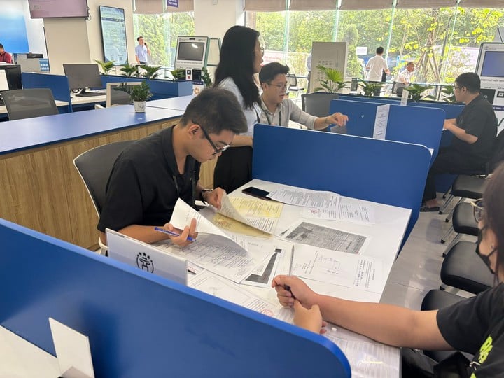 4 เดือนแรกของการดำเนินงานรัฐบาลท้องถิ่นสองระดับ: ระบบการปกครองใหม่ ประสิทธิภาพที่แท้จริงจากรากหญ้า - ภาพที่ 1 Bốn tháng đầu vận hành chính quyền địa phương 02 cấp: Hệ thống quản trị mới, hiệu quả thực chất từ cơ sở- Ảnh 1.