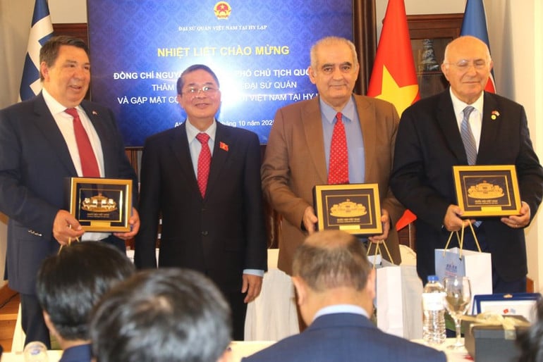 pho-chu-tich-quoc-hoi-nguyen-duc-hai-tham-hy-lap-8315550.jpg