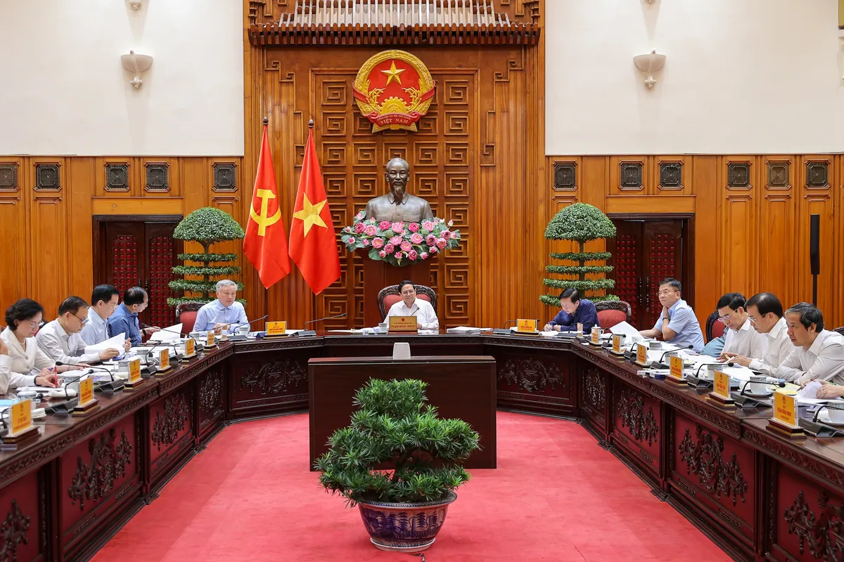 Tiếp tục hoàn thiện dự thảo nghị quyết của Bộ Chính trị về chấn hưng và phát triển văn hóa - Ảnh 2.