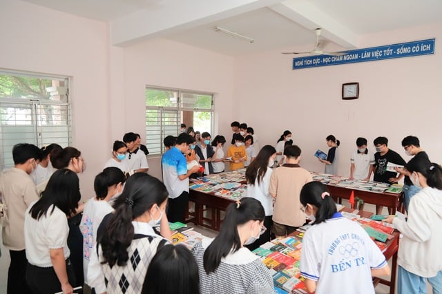 Ngày hội sách Mơ Hỏi Mở và cuộc thi 'Tóm sách' dành cho học sinh Bến Tre - Ảnh 2.