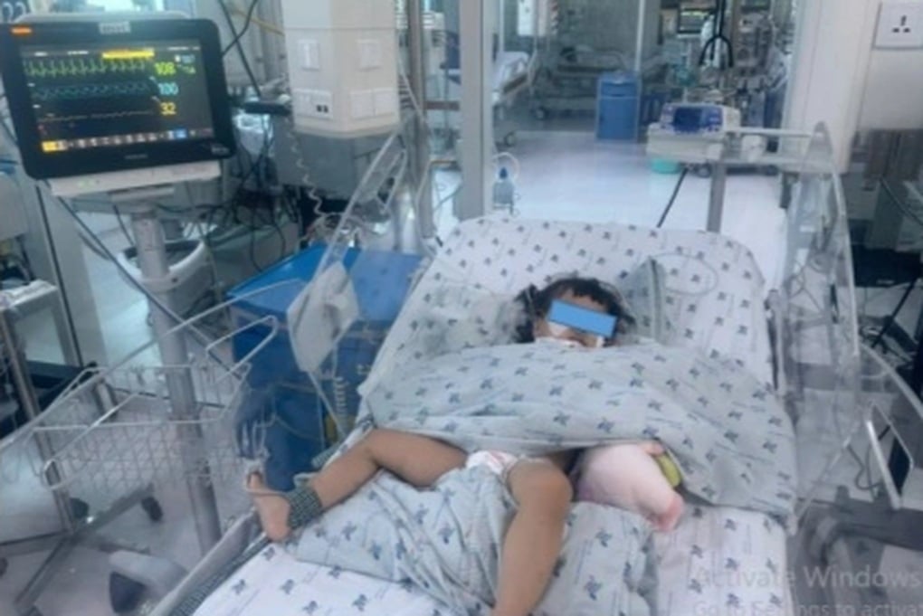 Phút sơ sẩy khiến bé bất tỉnh, tím tái vì ngạt nước - 1