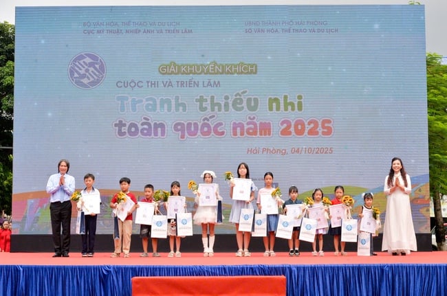 44 giải thưởng được trao tại Cuộc thi và Triển lãm Tranh Thiếu nhi Toàn quốc 2025 - Ảnh 5.