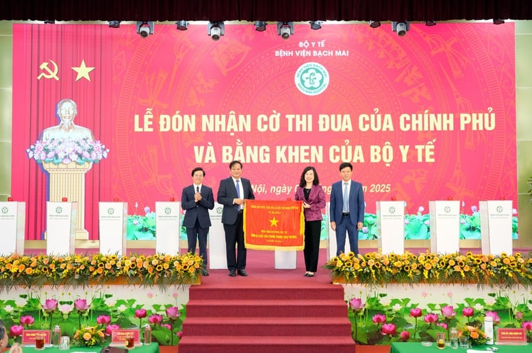 Bệnh viện Bạch Mai chính thức triển khai hệ thống quản trị thông minh toàn trình không giấy tờ; tích hợp VNeID- Ảnh 1.