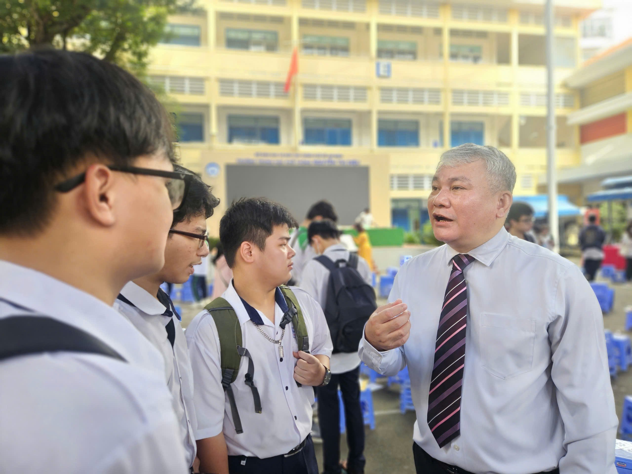 Hướng nghiệp thời đại mới: chuyên gia bật mí cách chọn nghề phù hợp bằng AI  - Ảnh 8.