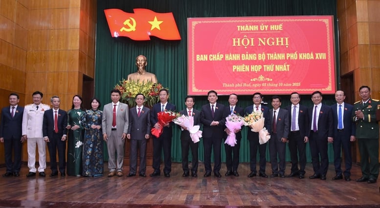 Ông Nguyễn Văn Phương được bầu giữ chức Bí thư Thành ủy Huế nhiệm kỳ 2025 - 2030- Ảnh 1.