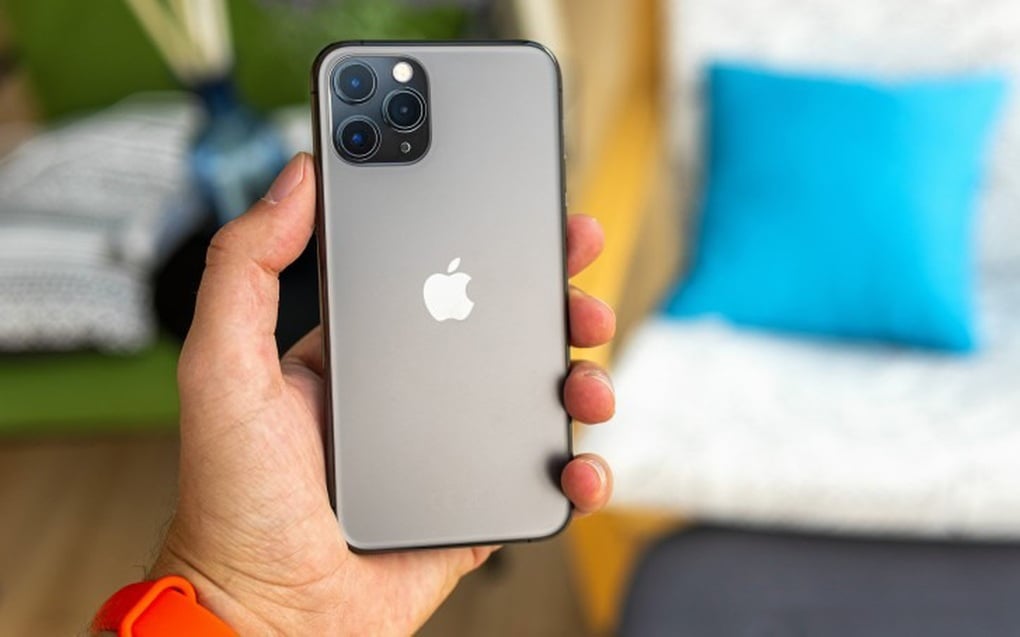 iPhone 11 Pro Max tràn lan thị trường dù đã thành đồ cổ - 1