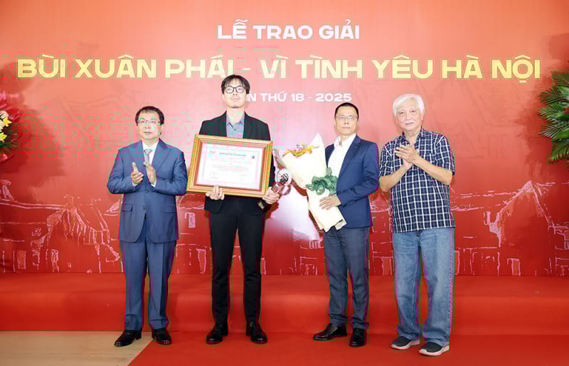 ពានរង្វាន់ Bui Xuan Phai - ដើម្បីសេចក្តីស្រឡាញ់ហាណូយឆ្នាំ 2025 ផ្តល់កិត្តិយសដល់គម្រោងរោងមហោស្រពហាណូយ -0