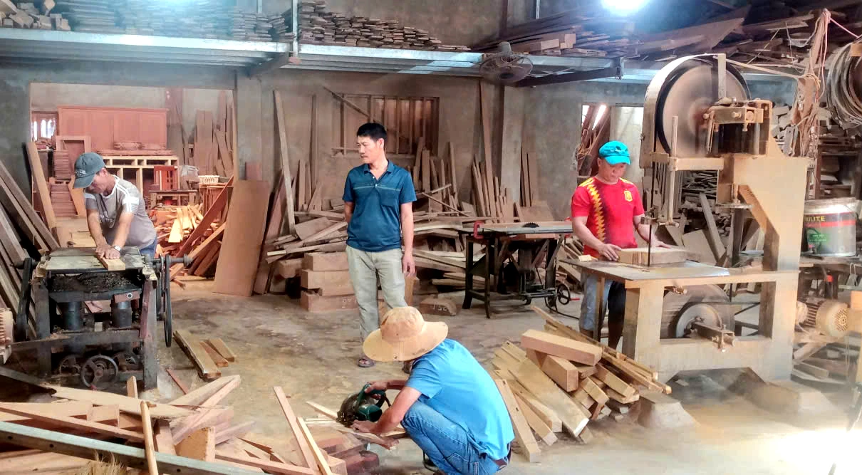 កន្លែងជាងឈើវិចិត្រសិល្បៈ Hoa បង្កើតការងារសម្រាប់កម្មករក្នុងស្រុកជាច្រើន - រូបថត៖ H.TR
