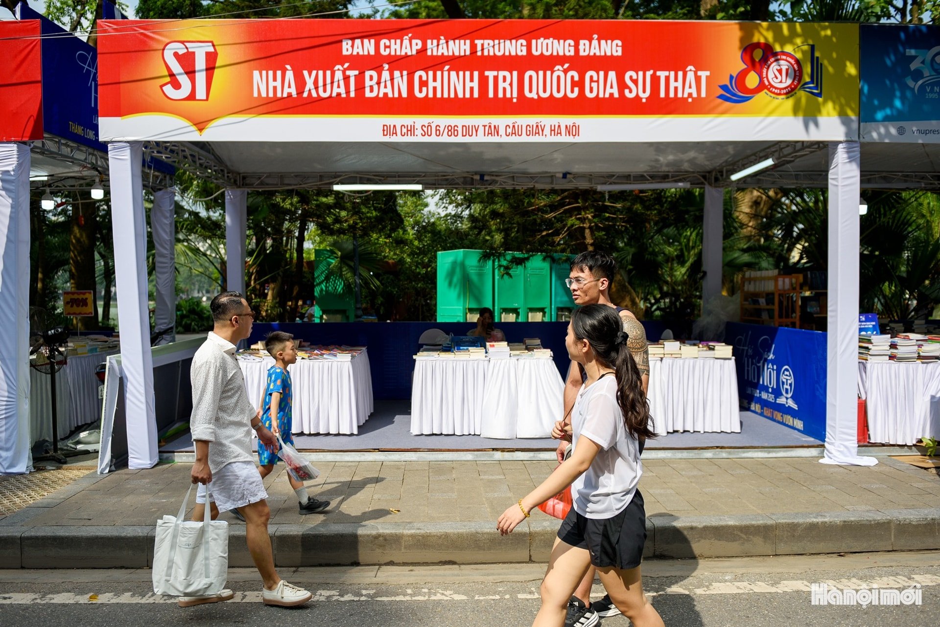 W_hnm-sach-09.jpg
