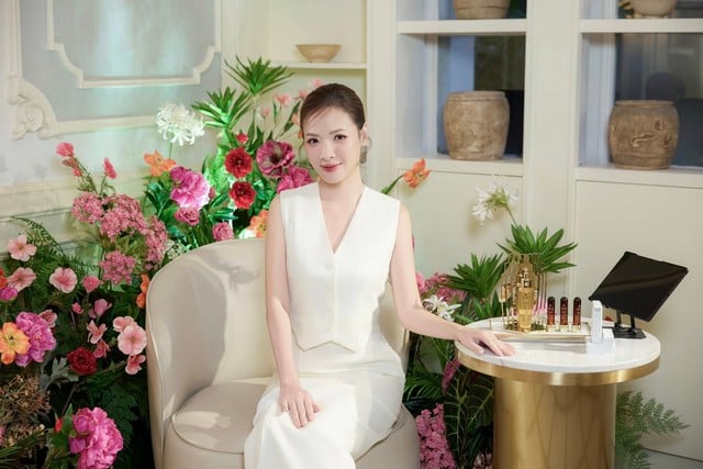 Diện đồ mùa thu 'chill' và tinh tế như MC Đan Lê - Ảnh 7.