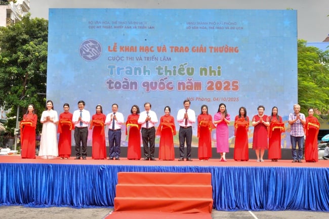 44 giải thưởng được trao tại Cuộc thi và Triển lãm Tranh Thiếu nhi Toàn quốc 2025 - Ảnh 6.
