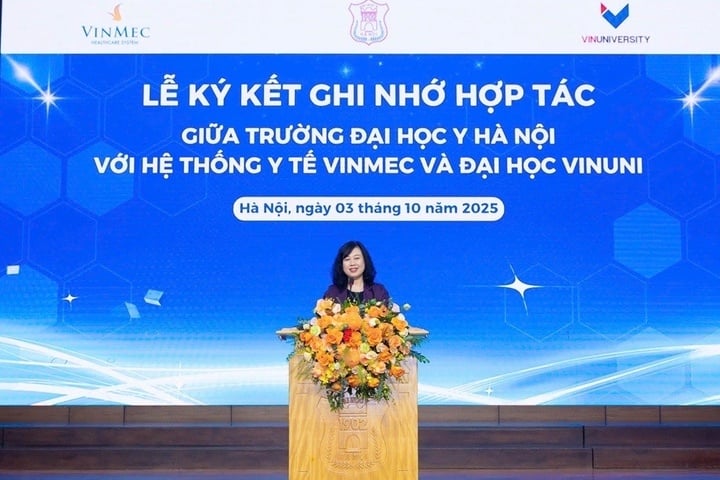 រដ្ឋមន្ត្រីក្រសួងសុខាភិបាល Dao Hong Lan ថ្លែងសុន្ទរកថាក្នុងពិធីនេះ។