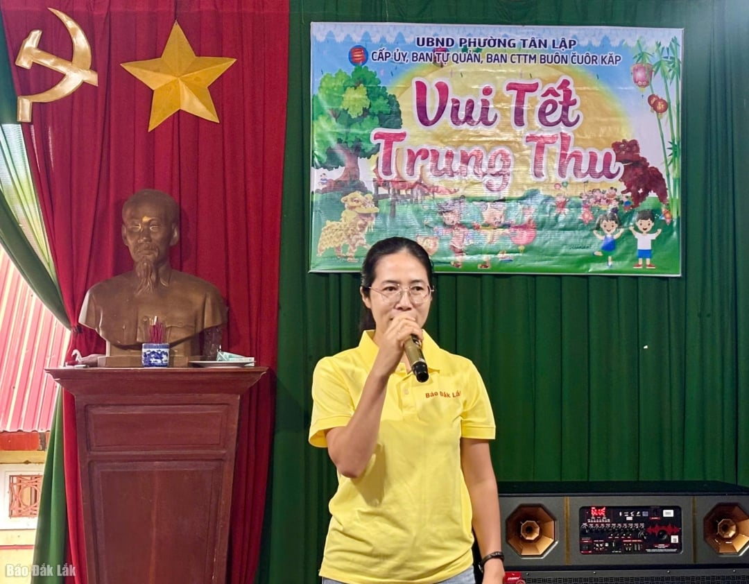 និពន្ធនាយករង កាសែតដាកឡាក់ និងវិទ្យុ និងទូរទស្សន៍