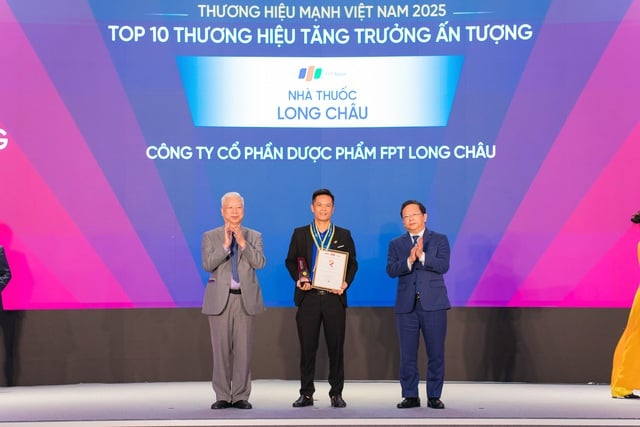 Long Châu được vinh danh 