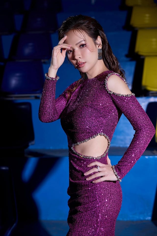 Diện đồ mùa thu 'chill' và tinh tế như MC Đan Lê - Ảnh 12.