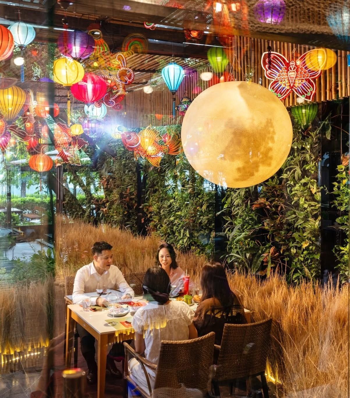 5 quán cà phê, nhà hàng trang trí Trung thu đẹp hút khách tại Hà Nội - 8