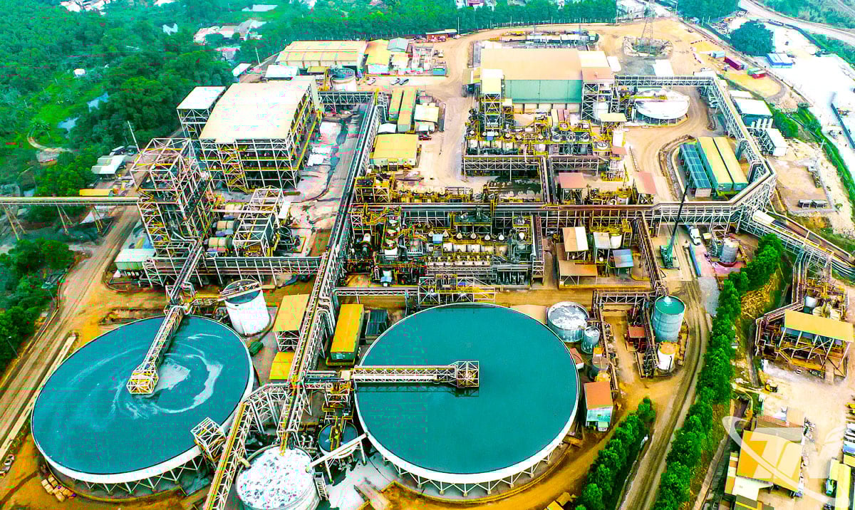 Die Sicherheit beim Abbau von Mineralien und beim Einsatz von Industriesprengstoffen wird in der Provinz Thai Nguyen stets ernst genommen. Im Bild: Abbau und Verarbeitung von Mineralien in der polymetallischen Mine Nui Phao. Foto: T.L.