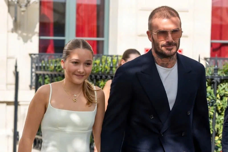 'Công chúa' nhà Beckham gây chú ý với diện mạo xinh đẹp tại Paris Fashion Week - Ảnh 8.