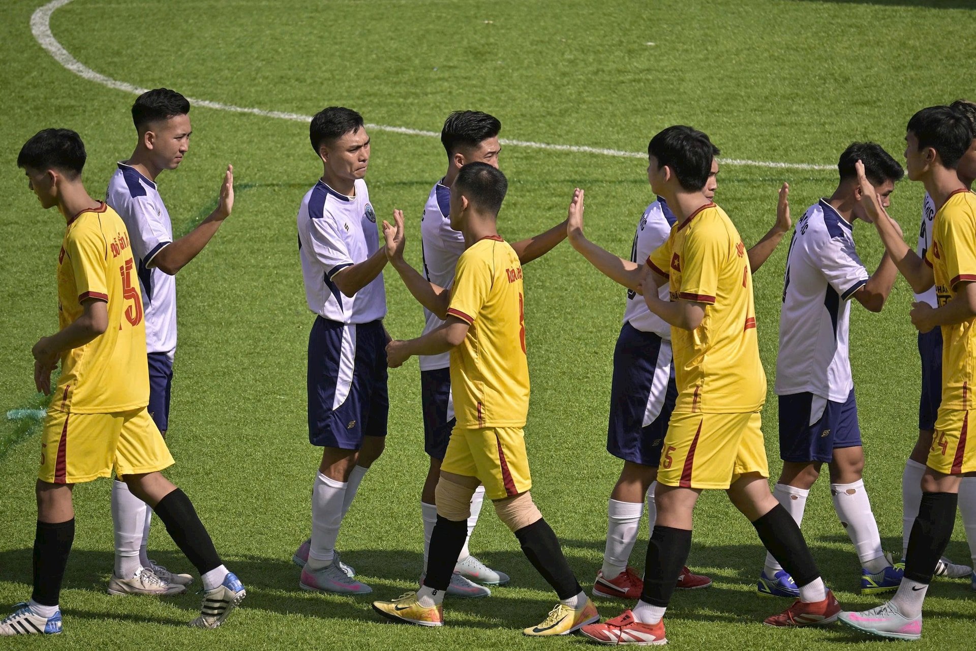 4-two-couples-greeting-each-other.jpg