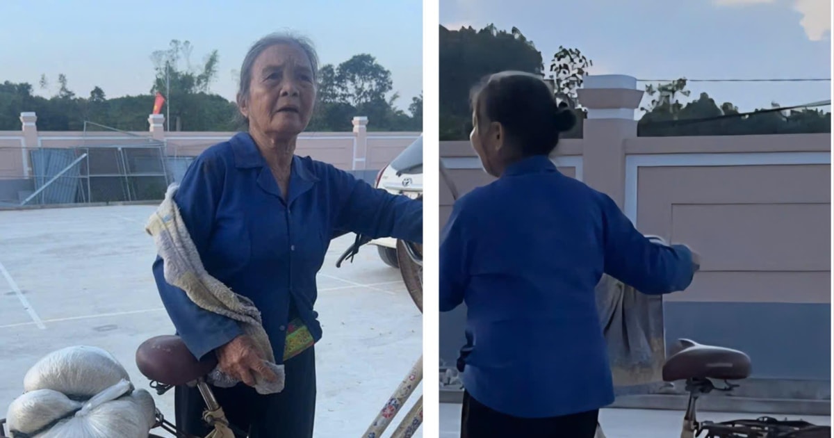 Nghệ An: Cụ bà đạp xe chở 20kg gạo đi hỗ trợ bà con vùng rốn lũ