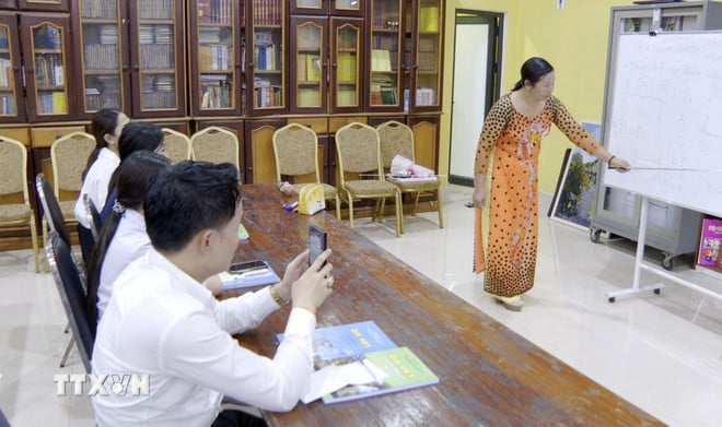 ttxvn-tu-sach-tieng-viet-vientiane-3.jpg