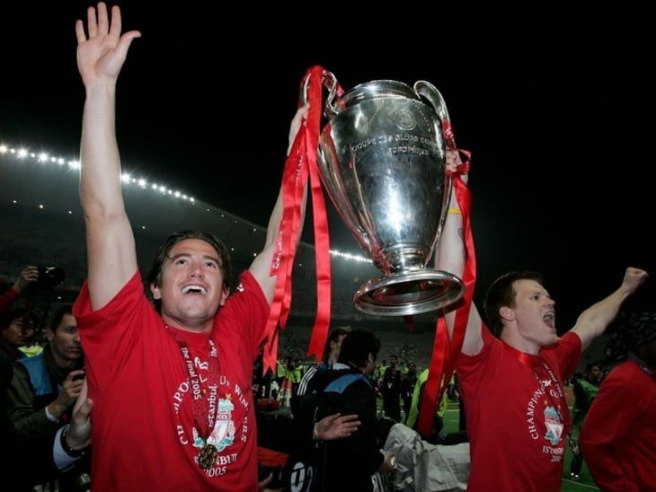 Vì sao tân HLV trưởng Hà Nội được gọi là 'thần may mắn' ở Liverpool? - Ảnh 2.