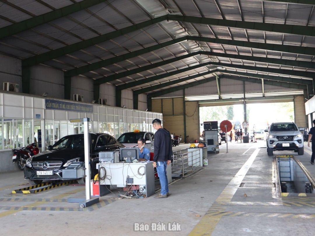 ตรวจสภาพรถที่ศูนย์ตรวจสภาพ 47_04D.