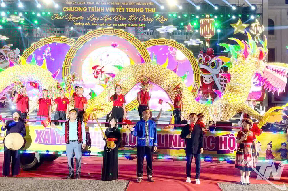 គំរូចង្កៀងនាគរបស់ឃុំ Yen Thinh។