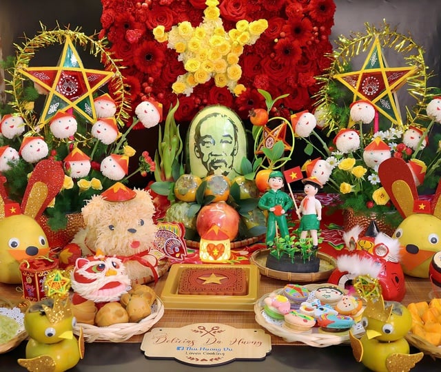 Mâm cỗ Trung thu yêu nước của mẹ Hà Nội gây ấn tượng đặc biệt với thiếu nhi - Ảnh 1.