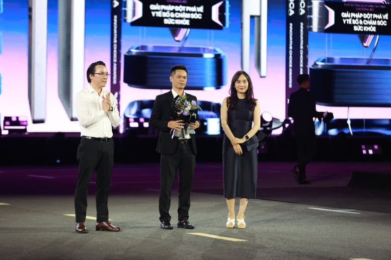Long Châu thắng giải 'Giải pháp đột phá về y tế số và chăm sóc sức khỏe' tại Better Choice Awards 2025- Ảnh 3.
