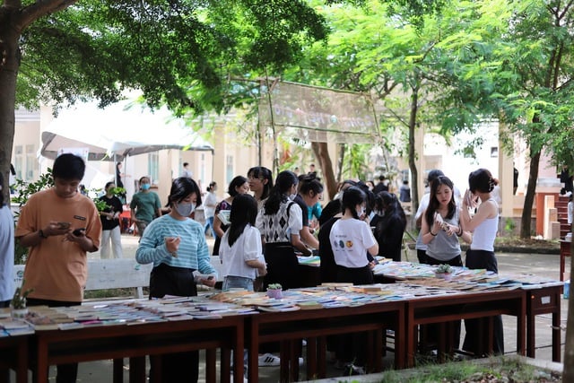 Ngày hội sách Mơ Hỏi Mở và cuộc thi 'Tóm sách' dành cho học sinh Bến Tre - Ảnh 3.