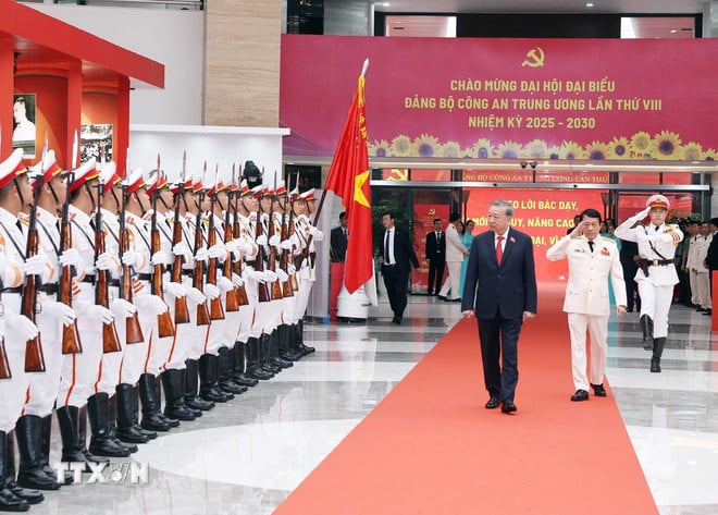 ttxvn-tong-bi-thu-to-lam-du-dai-hoi-dai-bieu-dang-bo-cong-an-trung-uong3.jpg