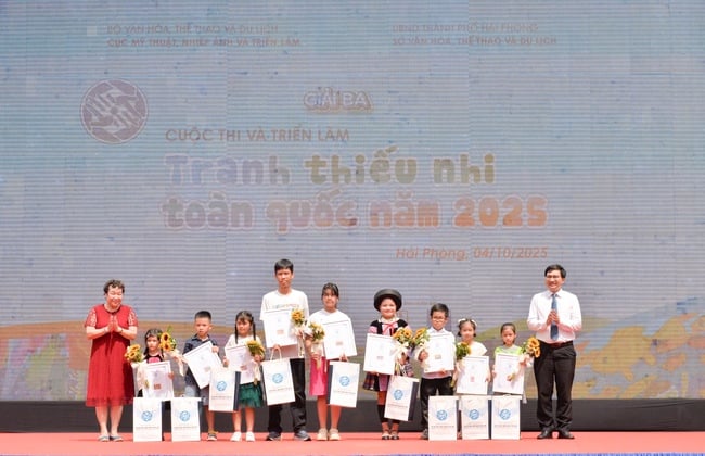 44 giải thưởng được trao tại Cuộc thi và Triển lãm Tranh Thiếu nhi Toàn quốc 2025 - Ảnh 4.