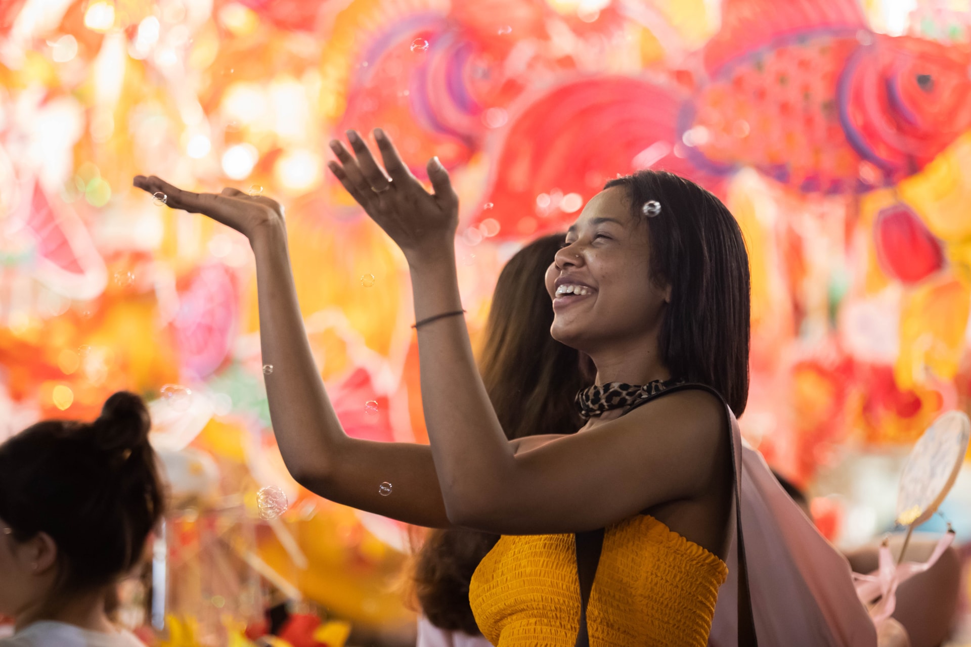 Khách Tây choáng ngợp trước Tết Trung thu ở Việt Nam