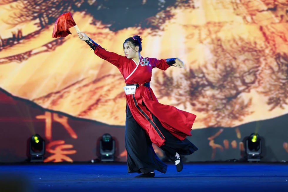 និស្សិត​ភាសា​ស្រី​សម្រេច​បាន​ជោគជ័យ​ក្នុង​ការ​ប្រកួត​ភាសា​ចិន​ធំ​ជាង​គេ​លើ​ពិភពលោក - ៣