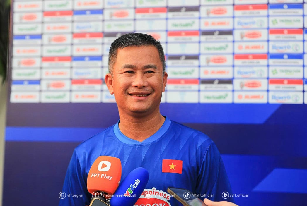 Coach Dinh Hong Vinh.jpg