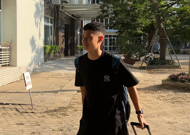 Trần Thành Trung ‘sánh bước’ cùng Vadim Nguyễn hội quân U.23 Việt Nam, Lý Đức vội tập gym- Ảnh 4.