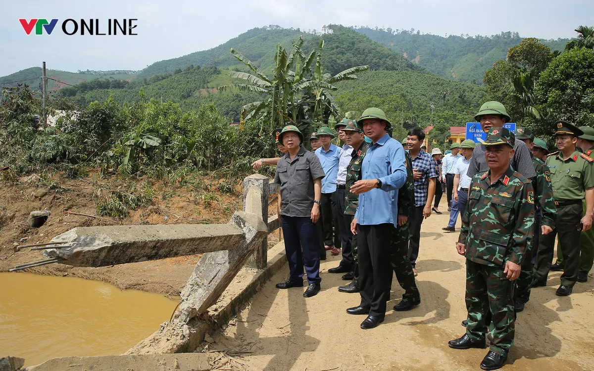 Phó Thủ tướng yêu cầu: Lào Cai sắp xếp lại dân cư, tuyệt đối không để người dân ở vùng sạt lở - Ảnh 1.