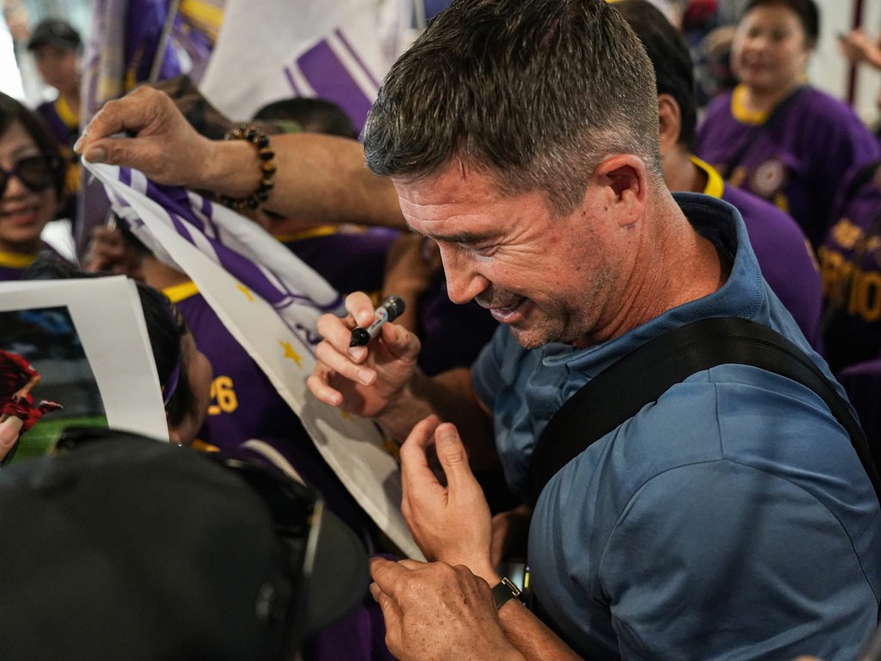 Huyền thoại Harry Kewell đến Việt Nam, bắt đầu cuộc phiêu lưu cùng Hà Nội: HLV tạm quyền Adachi đi đâu?- Ảnh 3.