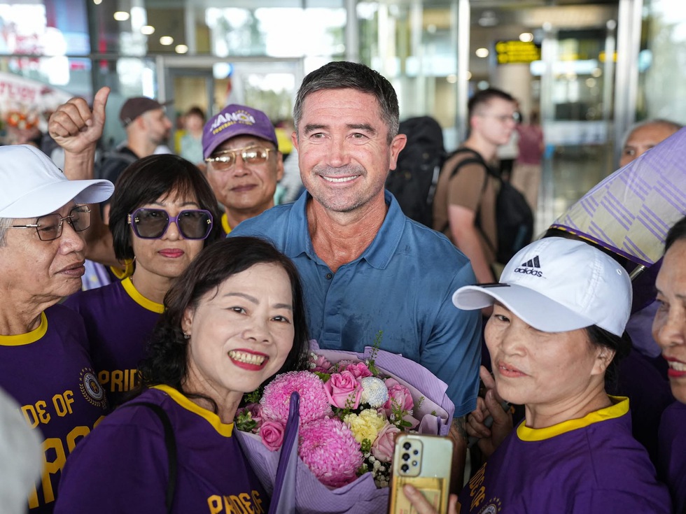 Huyền thoại Harry Kewell đến Việt Nam, bắt đầu cuộc phiêu lưu cùng Hà Nội: HLV tạm quyền Adachi đi đâu?- Ảnh 4.