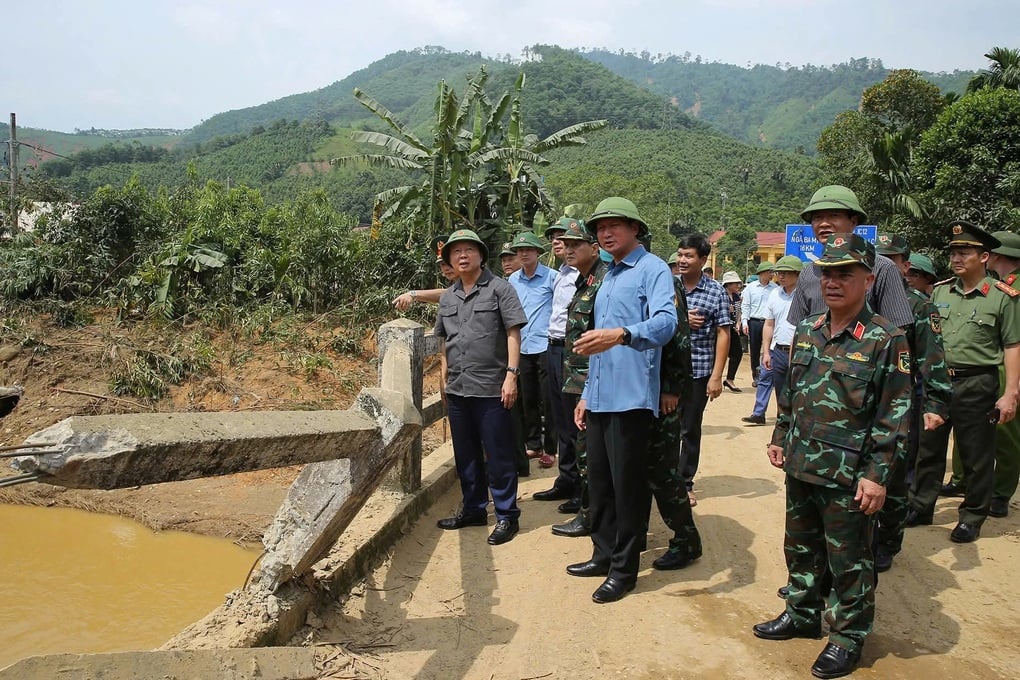 Phó Thủ tướng kiểm tra công tác ứng phó với bão số 11 tại Lào Cai - 2